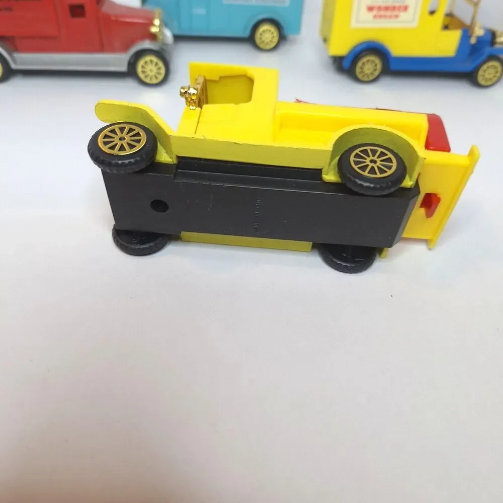 Reader's Digest Classic Trucks 4 diecast models Sunoco Wonder Bread NY Time